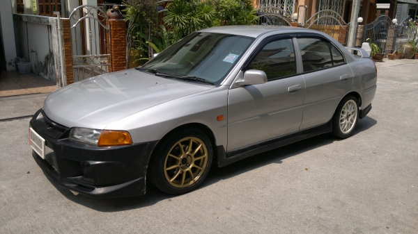 ขายท้ายเบนซ์ ชุดแต่งEVO4 เครื่อง1.8 เกียร์ออโต้ ติดแก๊สหัวฉีด เบรคABS