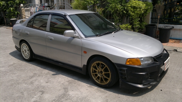 ขายท้ายเบนซ์ ชุดแต่งEVO4 เครื่อง1.8 เกียร์ออโต้ ติดแก๊สหัวฉีด เบรคABS