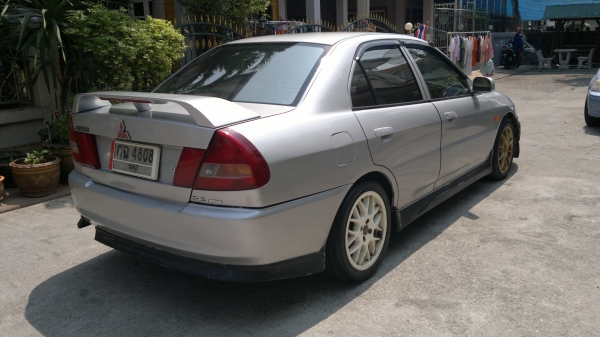 ขายท้ายเบนซ์ ชุดแต่งEVO4 เครื่อง1.8 เกียร์ออโต้ ติดแก๊สหัวฉีด เบรคABS