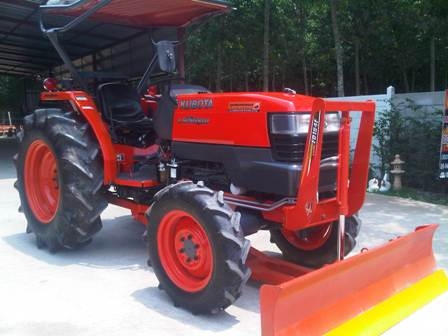 ขายรถไถ Kubota L 4508DI (4WD) พร้อมดันหน้าตราช้าง