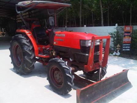 ขายรถไถ Kubota L 4508DI (4WD) พร้อมดันหน้าตราช้าง