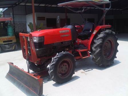 ขายรถไถ Kubota L 4508DI (4WD) พร้อมดันหน้าตราช้าง