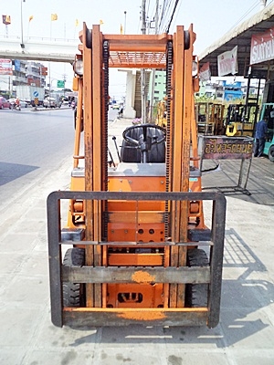 ขายรถยกโตโยต้า 1.5 ตัน รุ่น4 เครื่องเบนซิน   กระบอกคู่  เสาสูง 3 เมตร  พวงมาลัยเพาเว่อร์  สีเดิมจากนอก นำเข้าจากญี่ปุ่น ใช้งานได้ทันที ราคา140000