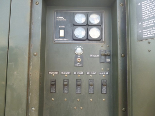 ขายด่วนเครื่องปั่นไฟพร้อมไฟสนาม lot ใหม่มาอีก 2 ตัว