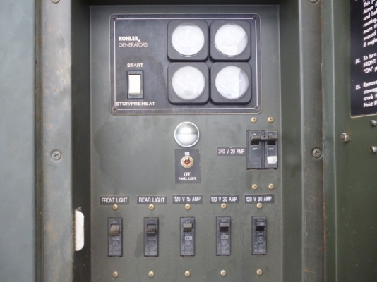 ขายด่วนเครื่องปั่นไฟพร้อมไฟสนาม lot ใหม่มาอีก 2 ตัว