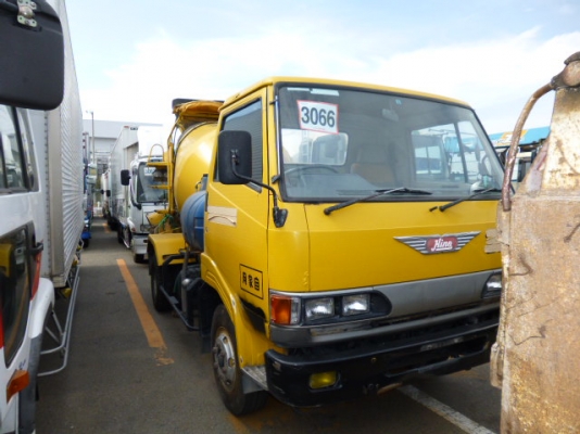 ขาย รถโม่ HINO FC 2.5Q