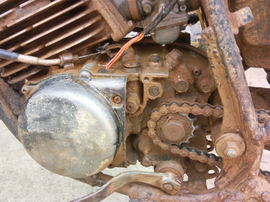 ขาย yamaha dt  100  มีทะเบีบน พร้อมชุดโอน