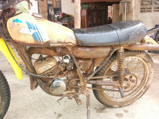 ขาย yamaha dt  100  มีทะเบีบน พร้อมชุดโอน