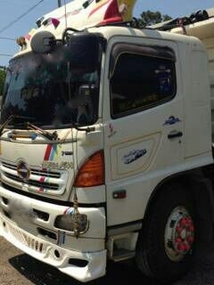 รถฮีโน่ 10 ล้อดั้ม 260 แรงม้า. ปี 47  ( ขายแม่,ลูก )  สนใจติดต่อ 081 - 6079515