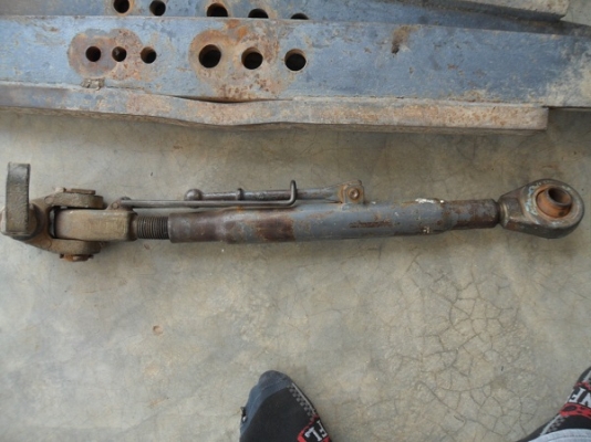 ขาย ชุดแขนข้างมีเกลียวปรับตั้ง+แขนลาก(แขนแบน)+แขนกลาง เก่านอกสภาพสวยมากดามใต้แขนมาเรียบร้อย คู่ละ6,000บาท.