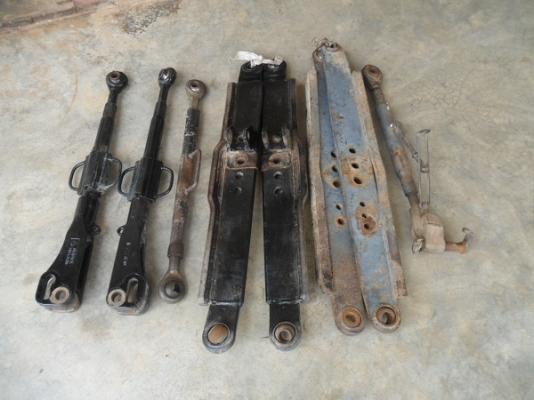 ขาย ชุดแขนข้างมีเกลียวปรับตั้ง+แขนลาก(แขนแบน)+แขนกลาง เก่านอกสภาพสวยมากดามใต้แขนมาเรียบร้อย คู่ละ6,000บาท.