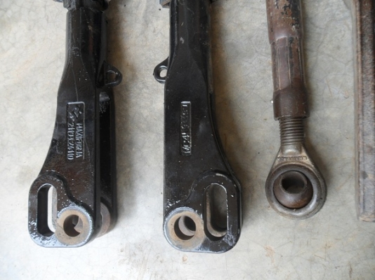 ขาย ชุดแขนข้างมีเกลียวปรับตั้ง+แขนลาก(แขนแบน)+แขนกลาง เก่านอกสภาพสวยมากดามใต้แขนมาเรียบร้อย คู่ละ6,000บาท.