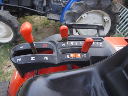 ขาย Kubota B2420 24แรง 2 เพลา ตัวใหม่ เอกสารพร้อมโอนครับ ขาย Kubota B2420 24แรง 2 เพลา ตัวใหม่ เอกสารพร้อมโอนครับ
