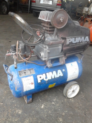 ขายเครื่องปั๊มลม PUMA 3 HP ขาย 2800 บาท  สนใจติดต่อ.081-427-3941
