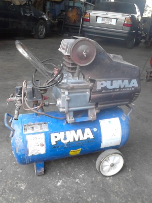 ขายเครื่องปั๊มลม PUMA 3 HP ขาย 2800 บาท  สนใจติดต่อ.081-427-3941