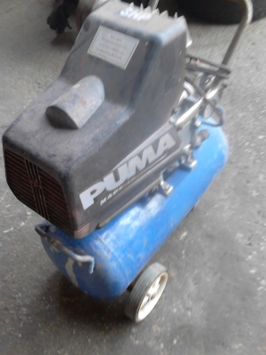 ขายเครื่องปั๊มลม PUMA 3 HP ขาย 2800 บาท  สนใจติดต่อ.081-427-3941