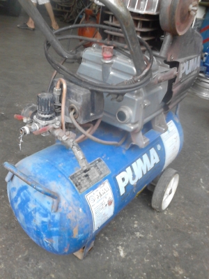 ขายเครื่องปั๊มลม PUMA 3 HP ขาย 2800 บาท  สนใจติดต่อ.081-427-3941