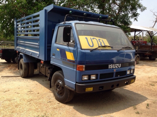ISUZU  NPR  115แรงม้า  6ล้อดัมๆสามมิตรเอฟหลัง