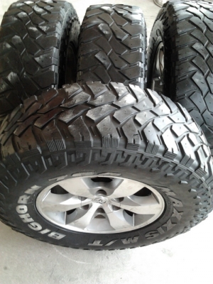 Max วีโก้ + Mud 764 ปี10 ขนาด 265/75/16 + นอตแท้24ตัว
