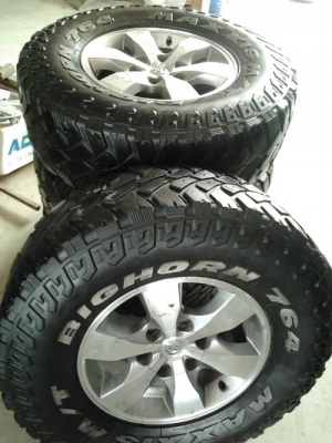 Max วีโก้ + Mud 764 ปี10 ขนาด 265/75/16 + นอตแท้24ตัว