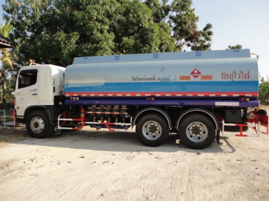10 ล้อบรรทุกน้ำมัน HINO 500 เมคก้า FL8JNLA เครื่อง 260 แรง ถัง18000ลิตรลดราคาเหลือ 2,100,000