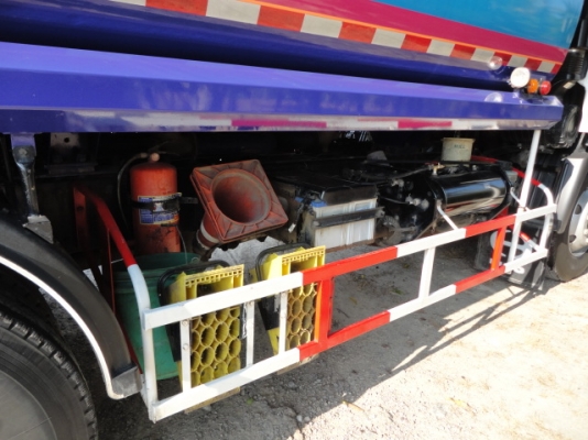 10 ล้อบรรทุกน้ำมัน HINO 500 เมคก้า FL8JNLA เครื่อง 260 แรง ถัง18000ลิตรลดราคาเหลือ 2,100,000