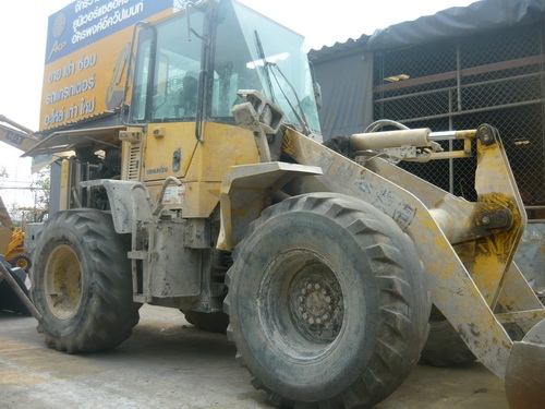 รถตักล้อยาง Komatsu WA150 รถเก่านอก นำเข้าจากญี่ปุ่น สภาพเดิมๆ พร้อมใช้งาน