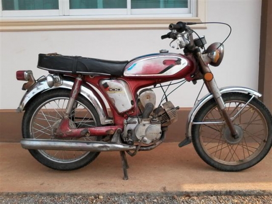 ขาย YL2 ทะเบียนพร้อมโอนเดิมแห้งๆเครื่องดีสภาพนี้หายากครับเก็บอีกนิดสวยเลย ขาย 11500 บาท