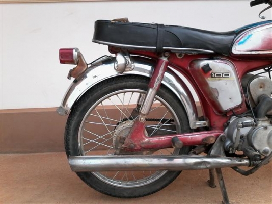 ขาย YL2 ทะเบียนพร้อมโอนเดิมแห้งๆเครื่องดีสภาพนี้หายากครับเก็บอีกนิดสวยเลย ขาย 11500 บาท