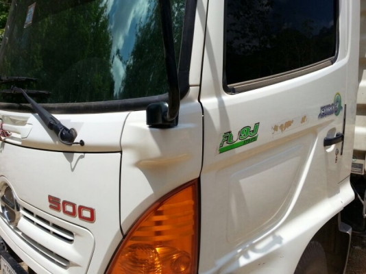 รถฮีโน่ 6 ล้อดั้ม 175 แรงม้า ปี 54   สนใจติดต่อ 081 - 6079515