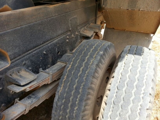 รถฮีโน่ 6 ล้อดั้ม 175 แรงม้า ปี 54   สนใจติดต่อ 081 - 6079515