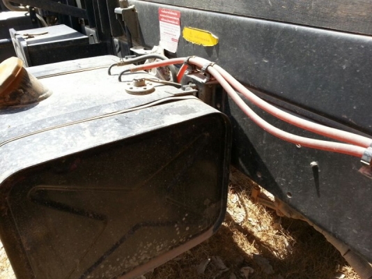 รถฮีโน่ 6 ล้อดั้ม 175 แรงม้า ปี 54   สนใจติดต่อ 081 - 6079515