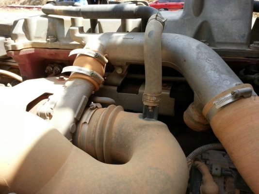 รถฮีโน่ 6 ล้อดั้ม 175 แรงม้า ปี 54   สนใจติดต่อ 081 - 6079515