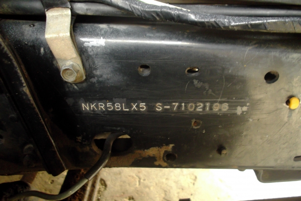 ISUZU NKR 110 แรง ปี39 หัวการ์ตูน ISUZU NKR 110 แรง ปี39 หัวการ์ตูน