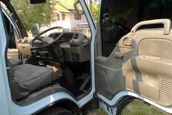 ISUZU NKR 110 แรง ปี39 หัวการ์ตูน ISUZU NKR 110 แรง ปี39 หัวการ์ตูน