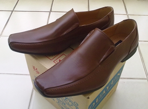 รองเท้าหนังแท้ สีน้ำตาล (BATA เบอร์ 6) เทียบขนาด 8us/41eur/26.5ซม.