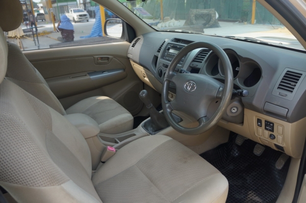 VIGO SMART CAB 2009 ตัว TOP CAB เปิดได้ airbag คู่ เบรค ABS เครื่องเดิม ล้อ MAX แอรเย็น ภายในสวย สีสวย รถพร้อมใช้งาน การันตีรถสวย จัดไฟแนนได้เต็ม ฟรีดาวน์