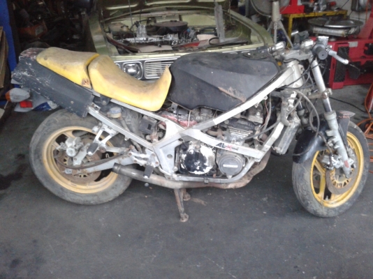 ขายkawasaki zx400de 4สูบ/400cc ราคา17,000บาท