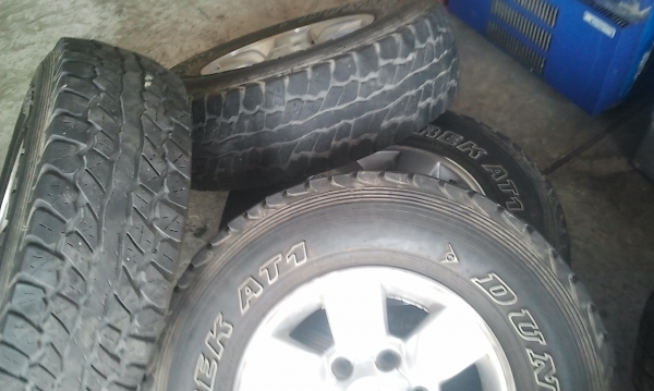 15x7 6/139 ยาง30x9.5R15 ปี11เย็นๆเหลือเท่านี้ครับ แม็กเดิมยางสวยคุ้มครับชุดนี้1ชุดพร้อมส่ง