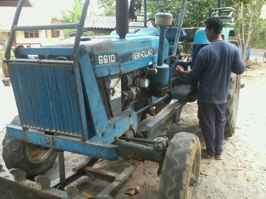 รถไถ 6600  T3 เอกสารเล่มทะเบียน รถใช้งานอยู่ อุปกรณ์ 2 ชิ้น ราคาต่อรองได้