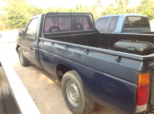 ขายนิสสันบิกเอ็มตอนเดียว ปี95. เครื่อง2.5. ( 88000 )