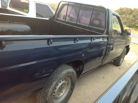 ขายนิสสันบิกเอ็มตอนเดียว ปี95. เครื่อง2.5. ( 88000 )