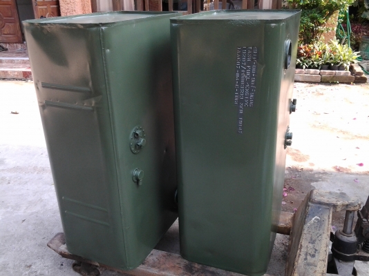ขายถังน้ำมันรถทหารครับขนาดใหญ่ ของใหม่ของรถสิบล้อครับยังไม่เคยใช้งาน ขายลูกละ 2900 บาทครับ