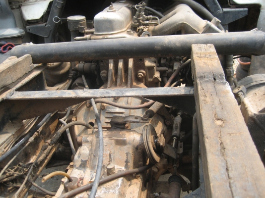 HINO  KM 777  เครื่อง 175 แรง  450,000 บาท