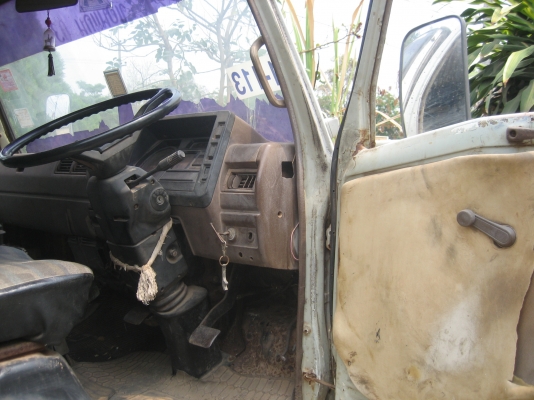 HINO  KM 777  เครื่อง 175 แรง  450,000 บาท