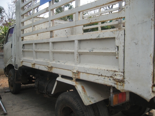 HINO  KM 777  เครื่อง 175 แรง  450,000 บาท