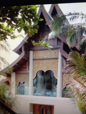 ขายซุ่มประตูไม้แดงรื้อมาจาก รร ลาย ดอกไม้ ไม้เเดงเก่า ใหญ่มากสวยสุดๆครับ