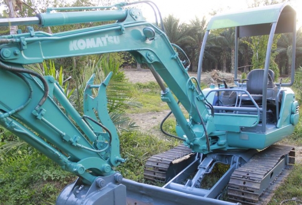 ขายรถขุด ขนาด 30  มี่ที่คีบ ปั้มนิ้ว พร้อมใช้