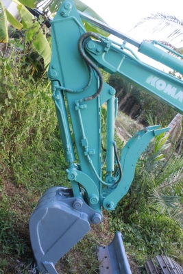 ขายรถขุด ขนาด 30  มี่ที่คีบ ปั้มนิ้ว พร้อมใช้