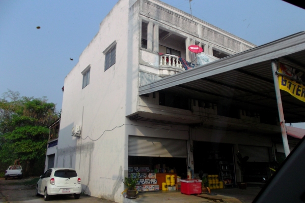 ประกาดขายตึกพานิช2ชั้นครึง3ห้องอยู่ทีอ.บรบือจ.สารคราม